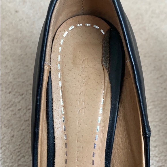 Black high heels - Picture 3 of 7